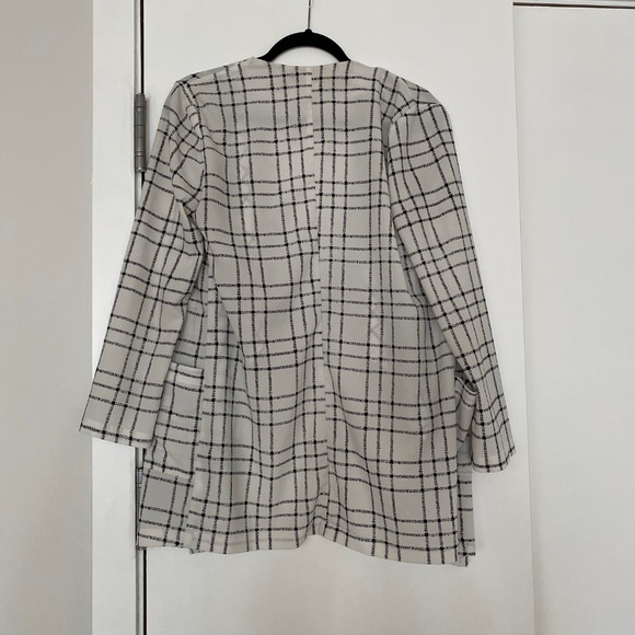 Lush - Women's Black and White Top - Picture 2 of 5